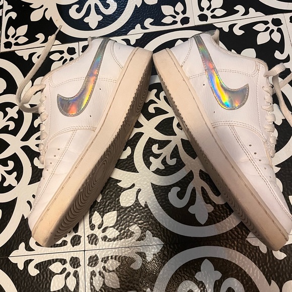 Used Nike - Picture 2 of 3